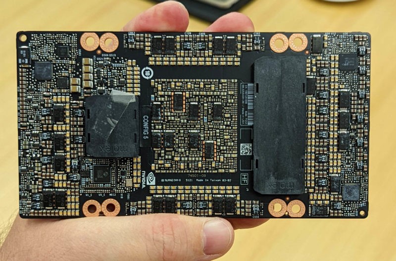NVIDIA H100 Mặt sau