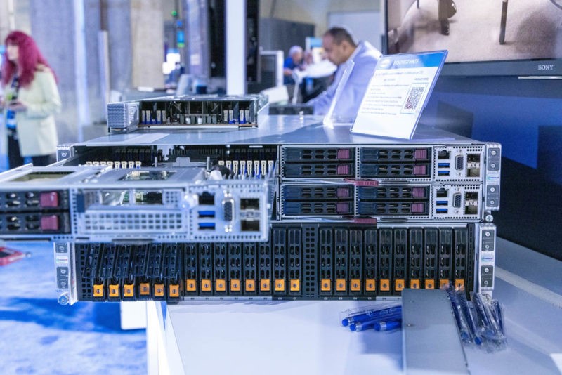 Supermicro GrandTwin At Intel Vision 2022 Chassis Front with Node Out
