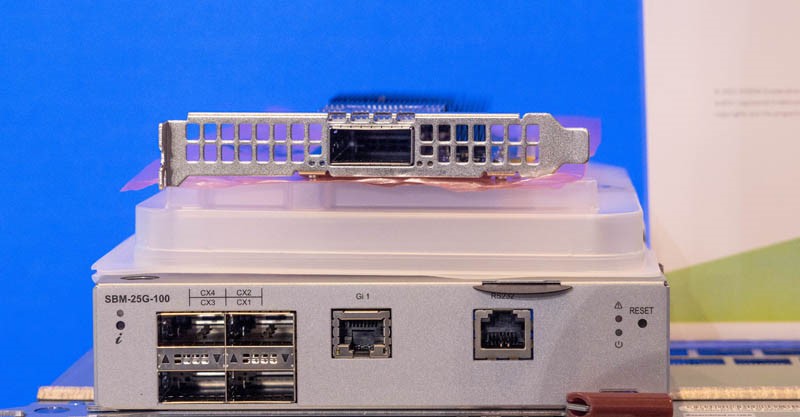 NVIDIA ConnectX 7 400Gbps ở phía cổng ISC 2022