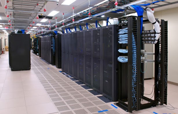 Máy chủ chuyên dụng giúp tiết kiệm chi phí về router, kết nối Internet, hệ thống bảo mật và quản trị mạng